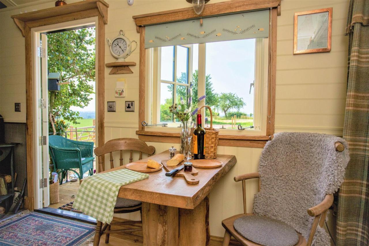 The Abberton Shepherds Hut Evesham Exteriör bild